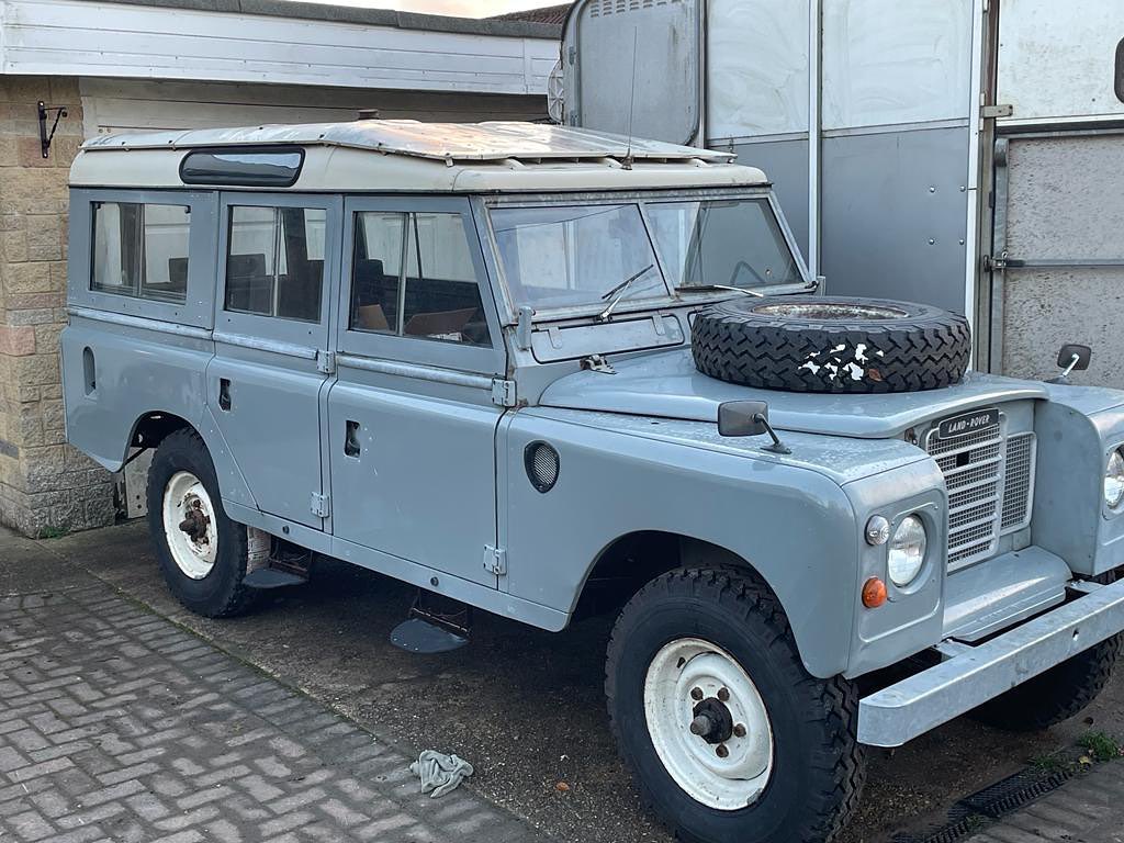 Land Rover Series 109